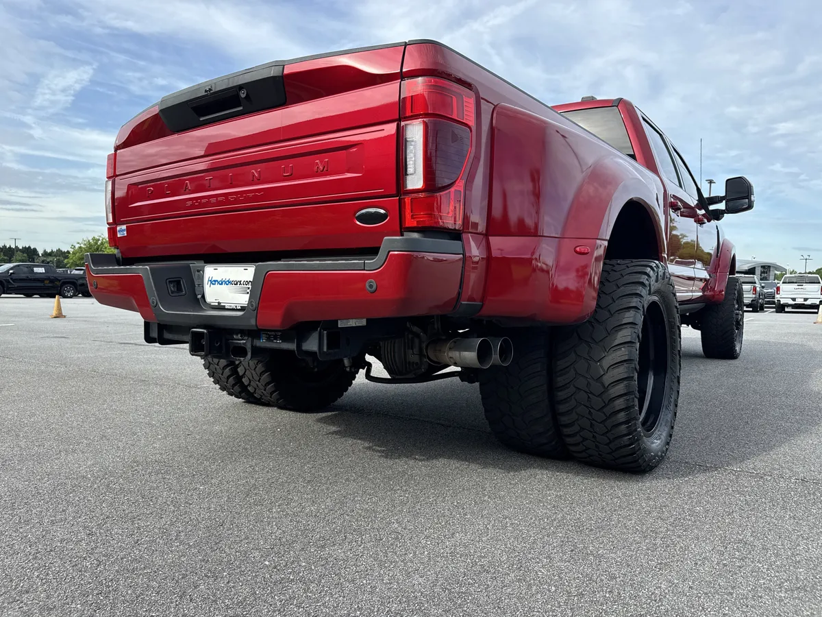 2022 Ford Super Duty F-450 DRW Platinum thumbnail 9