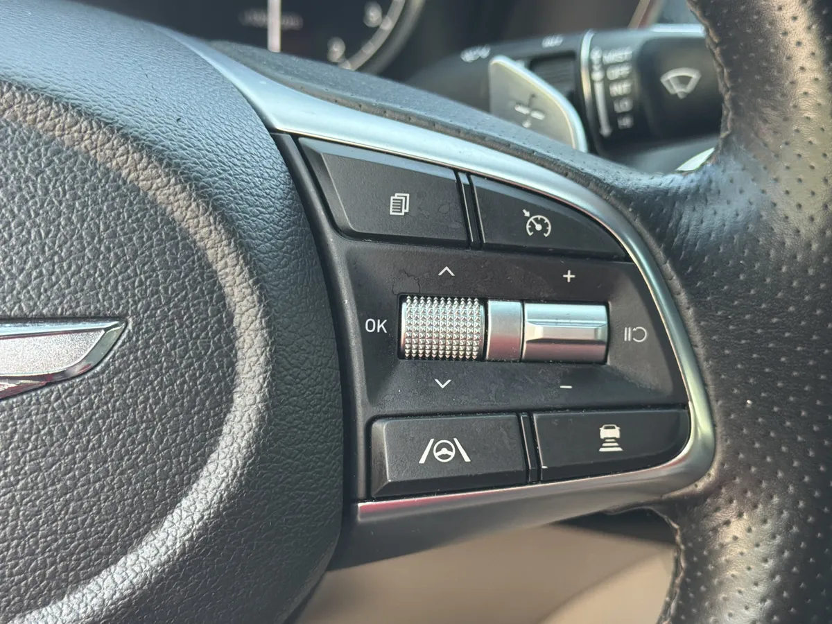 2022 Genesis G70 2.0T thumbnail 12