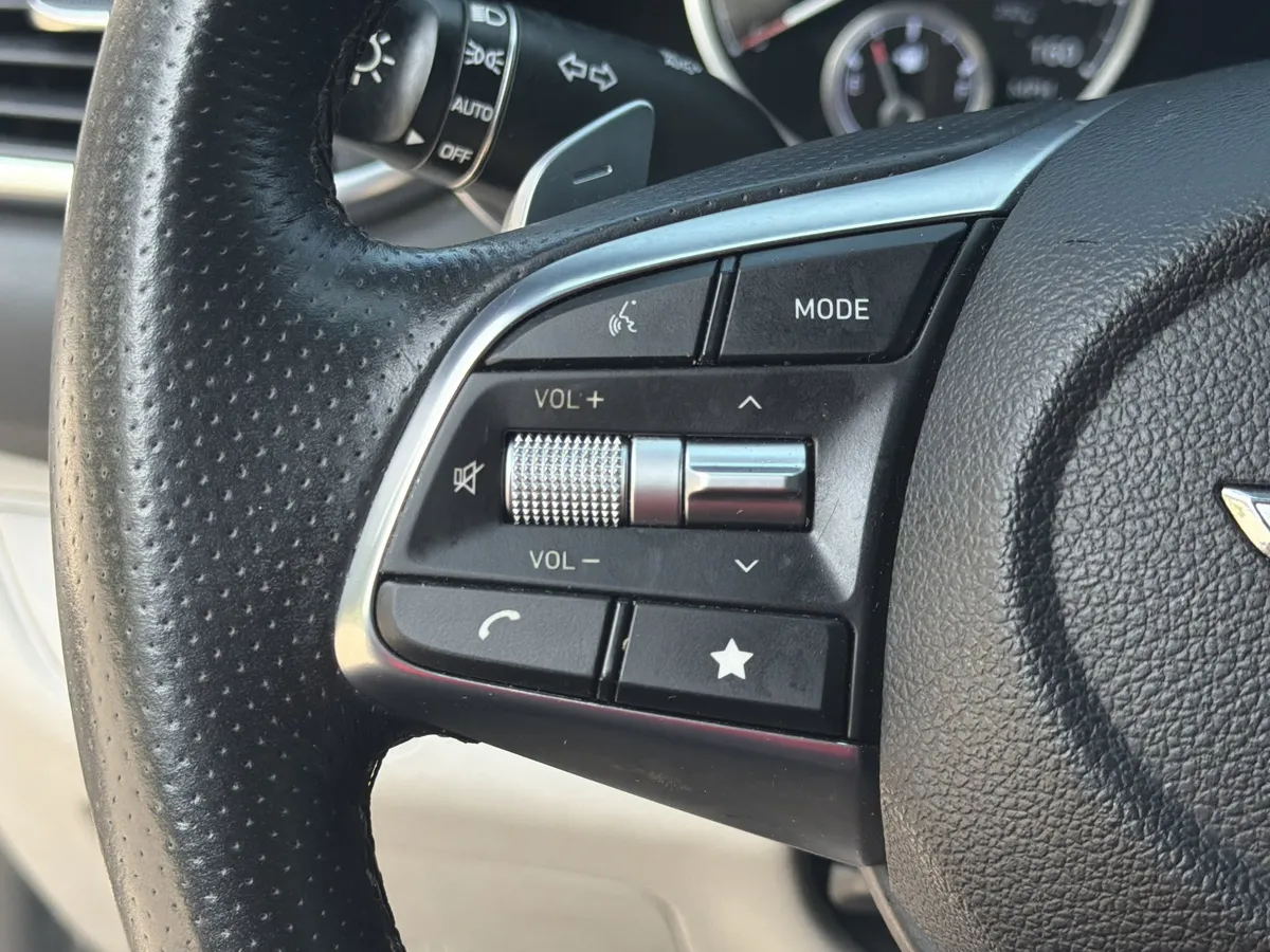 2022 Genesis G70 2.0T thumbnail 13