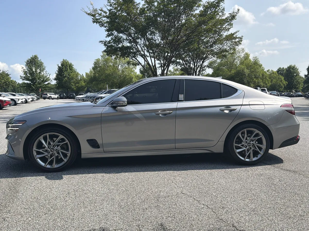 2022 Genesis G70 2.0T thumbnail 23