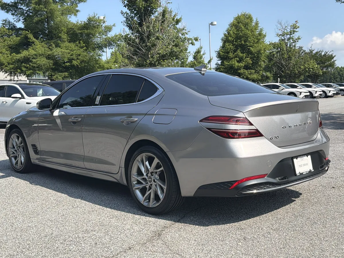 2022 Genesis G70 2.0T thumbnail 24