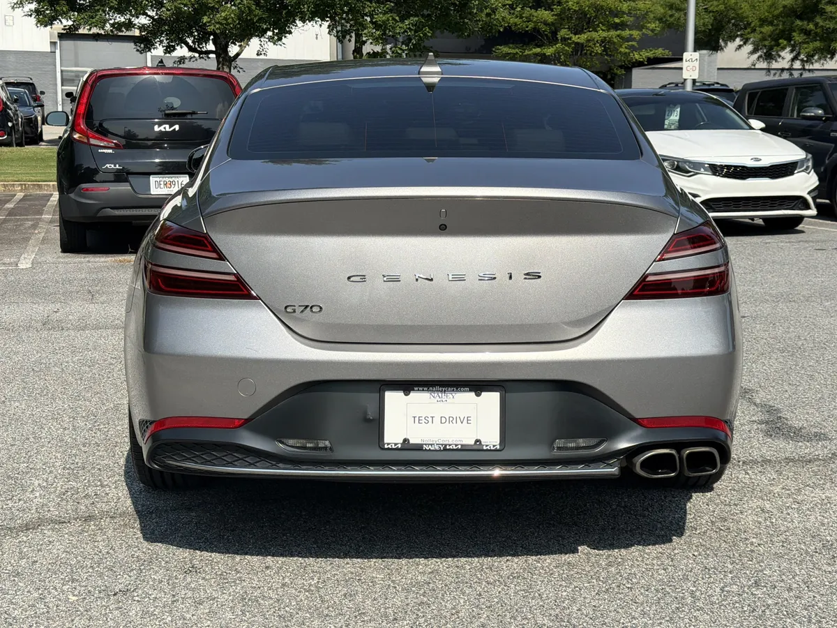 2022 Genesis G70 2.0T thumbnail 25