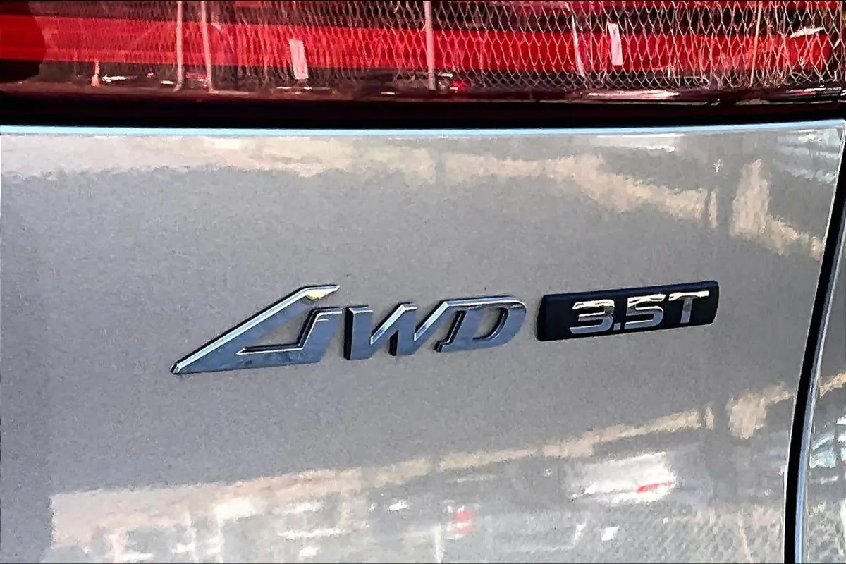 2022 Genesis GV70 3.5T Sport thumbnail 10