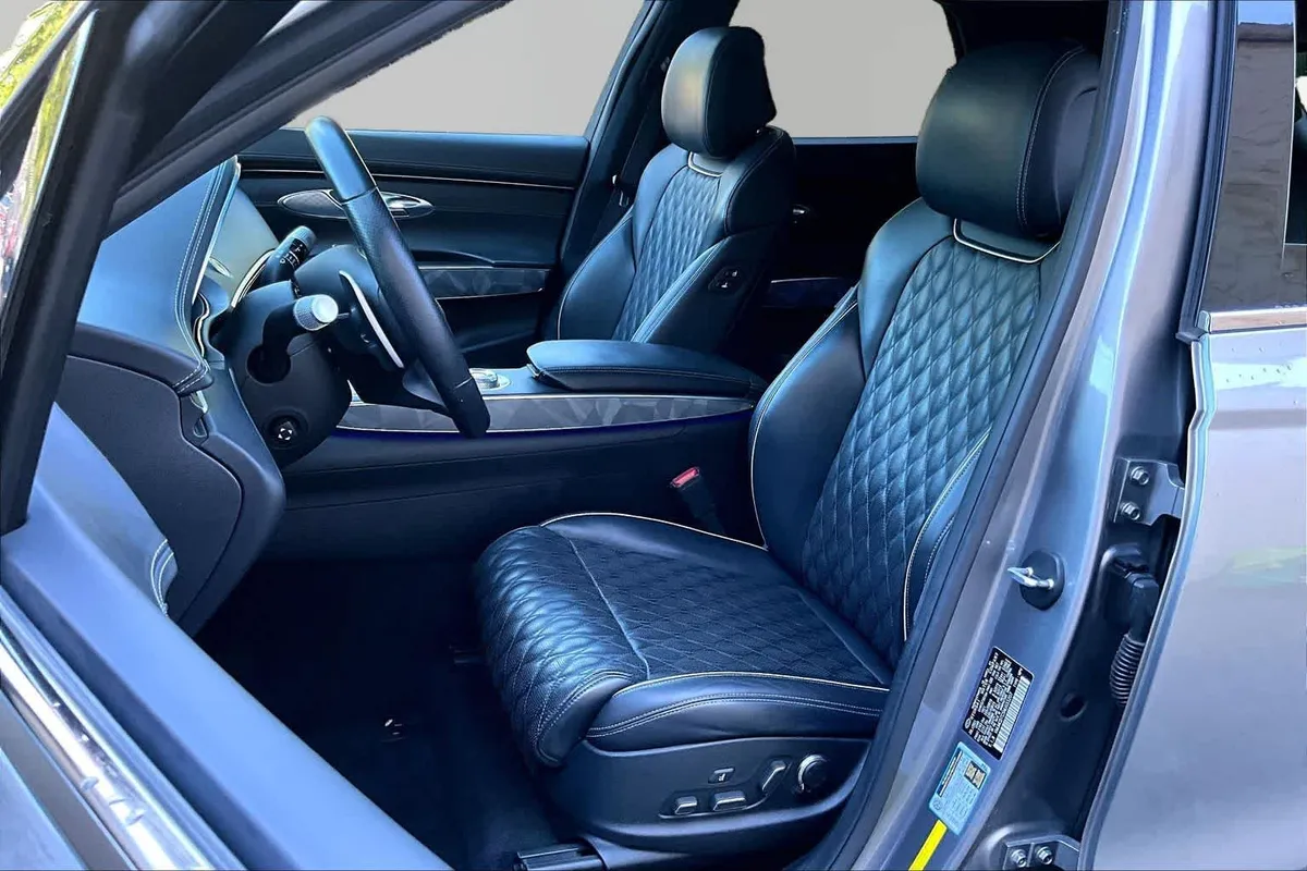 2022 Genesis GV70 3.5T Sport thumbnail 8
