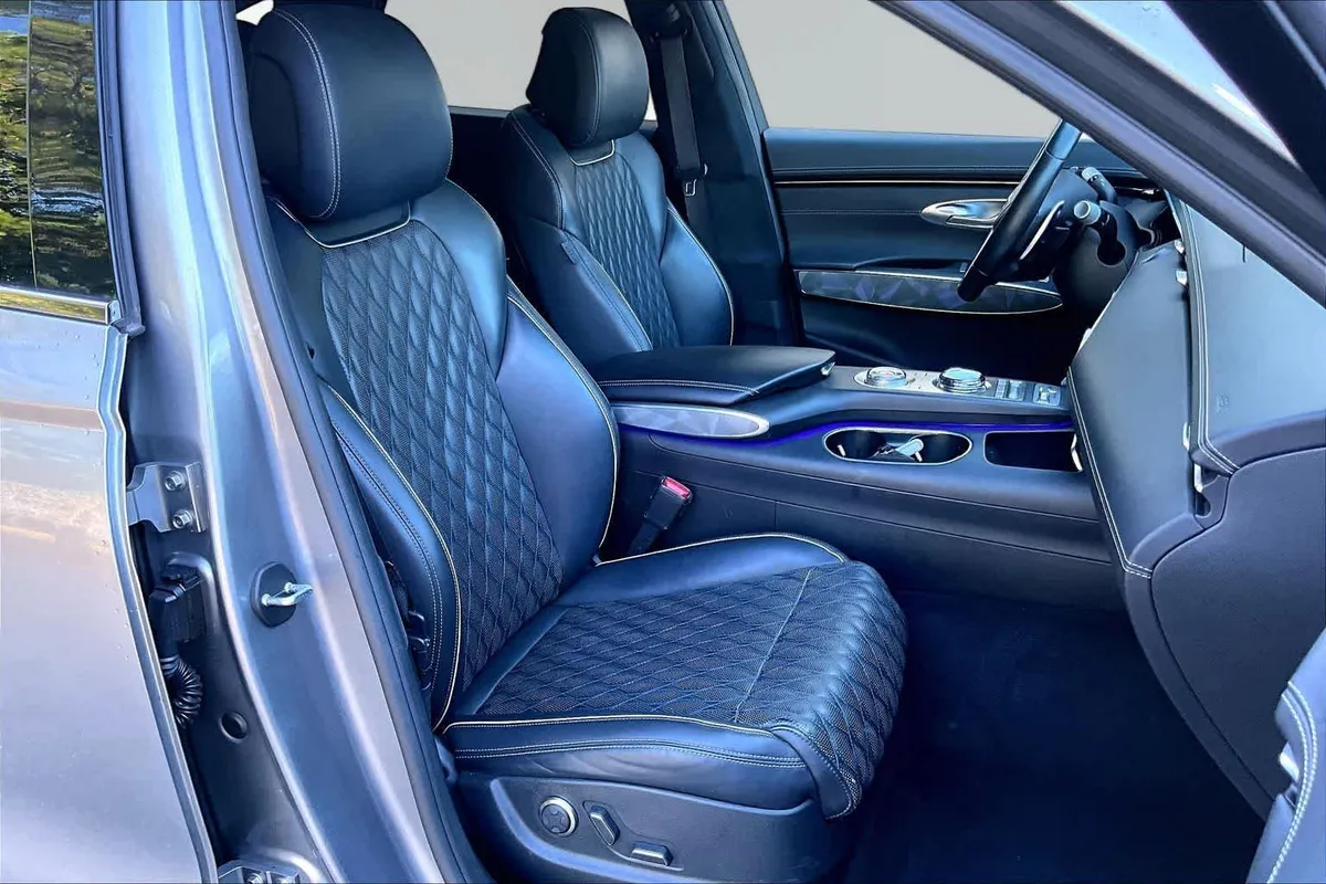 2022 Genesis GV70 3.5T Sport thumbnail 9