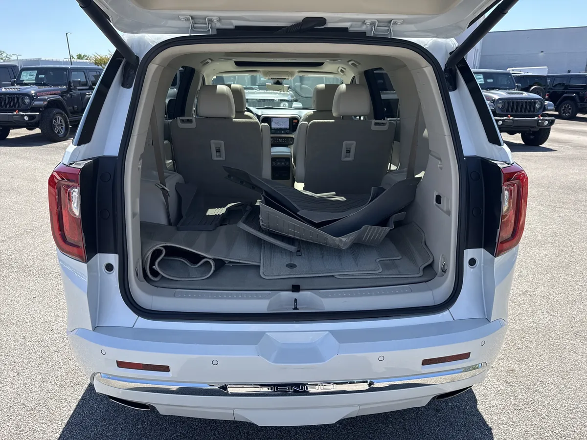 2022 GMC Acadia Denali thumbnail 20