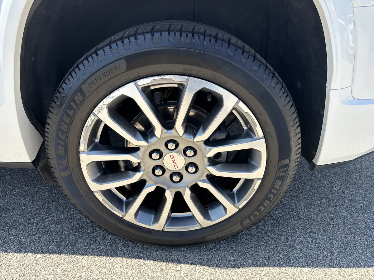 2022 GMC Acadia Denali thumbnail 22