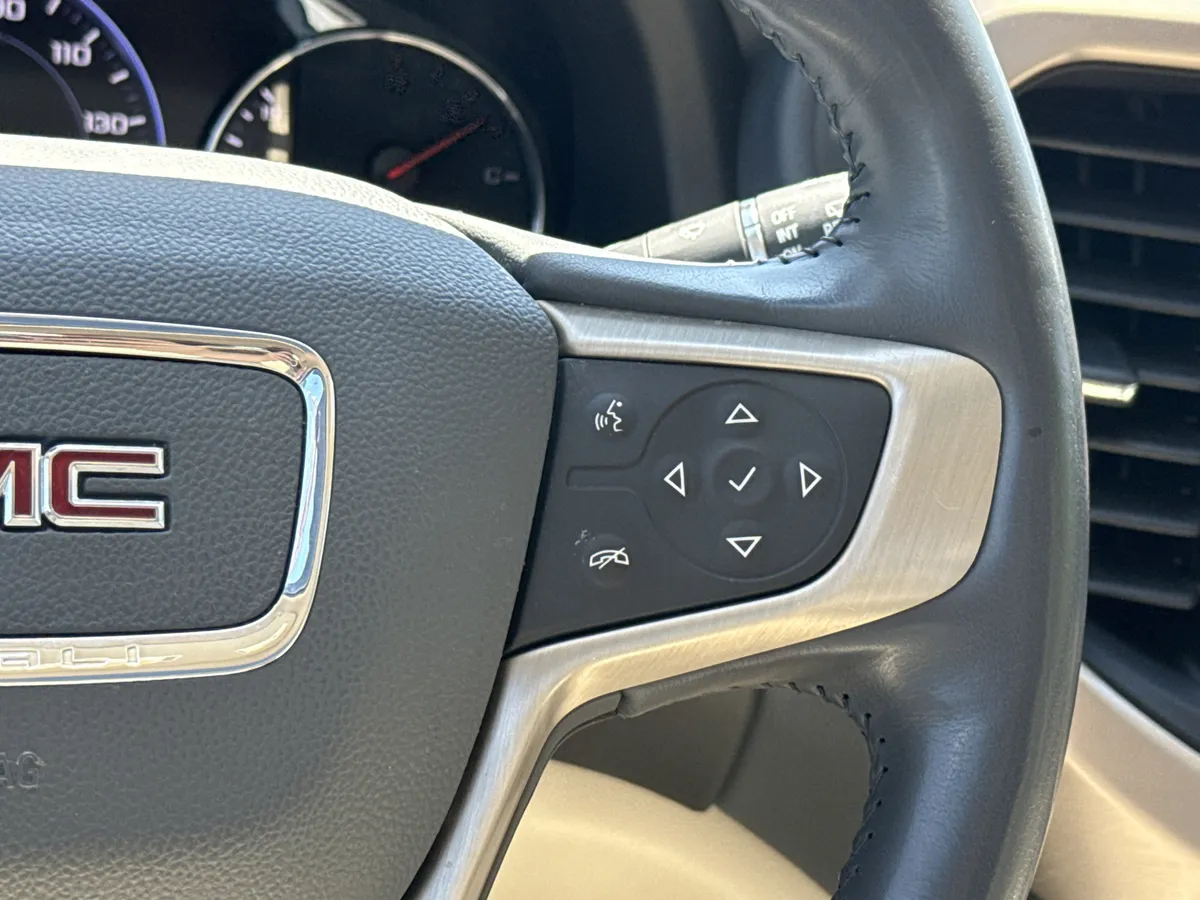 2022 GMC Acadia Denali thumbnail 29