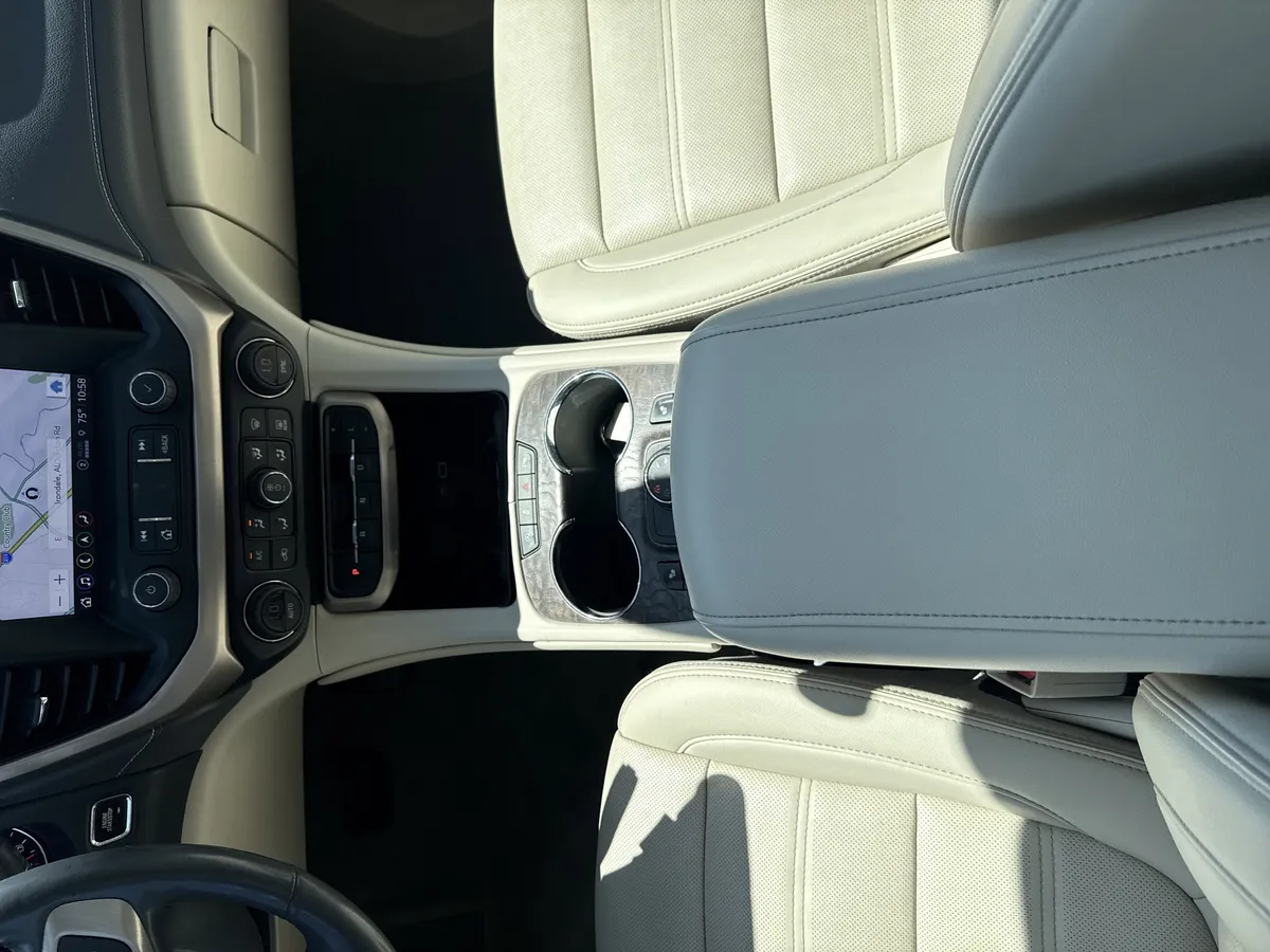 2022 GMC Acadia Denali thumbnail 33