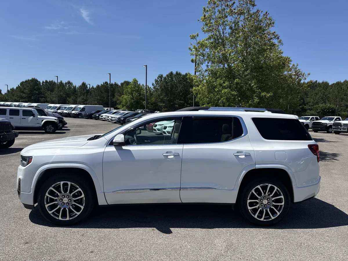 2022 GMC Acadia Denali thumbnail 4