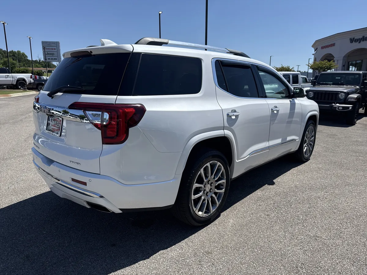 2022 GMC Acadia Denali thumbnail 7