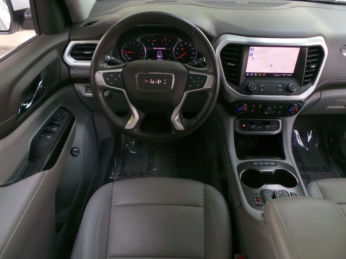 2022 GMC Acadia SLT thumbnail 16