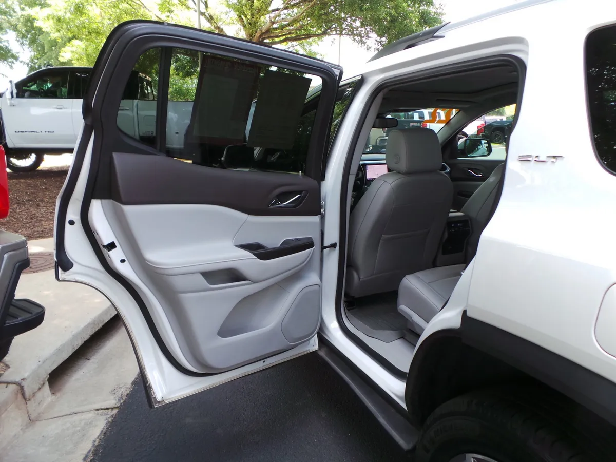 2022 GMC Acadia SLT thumbnail 34