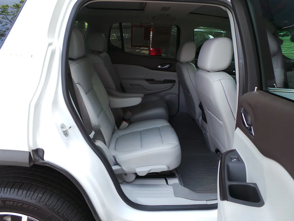 2022 GMC Acadia SLT thumbnail 38