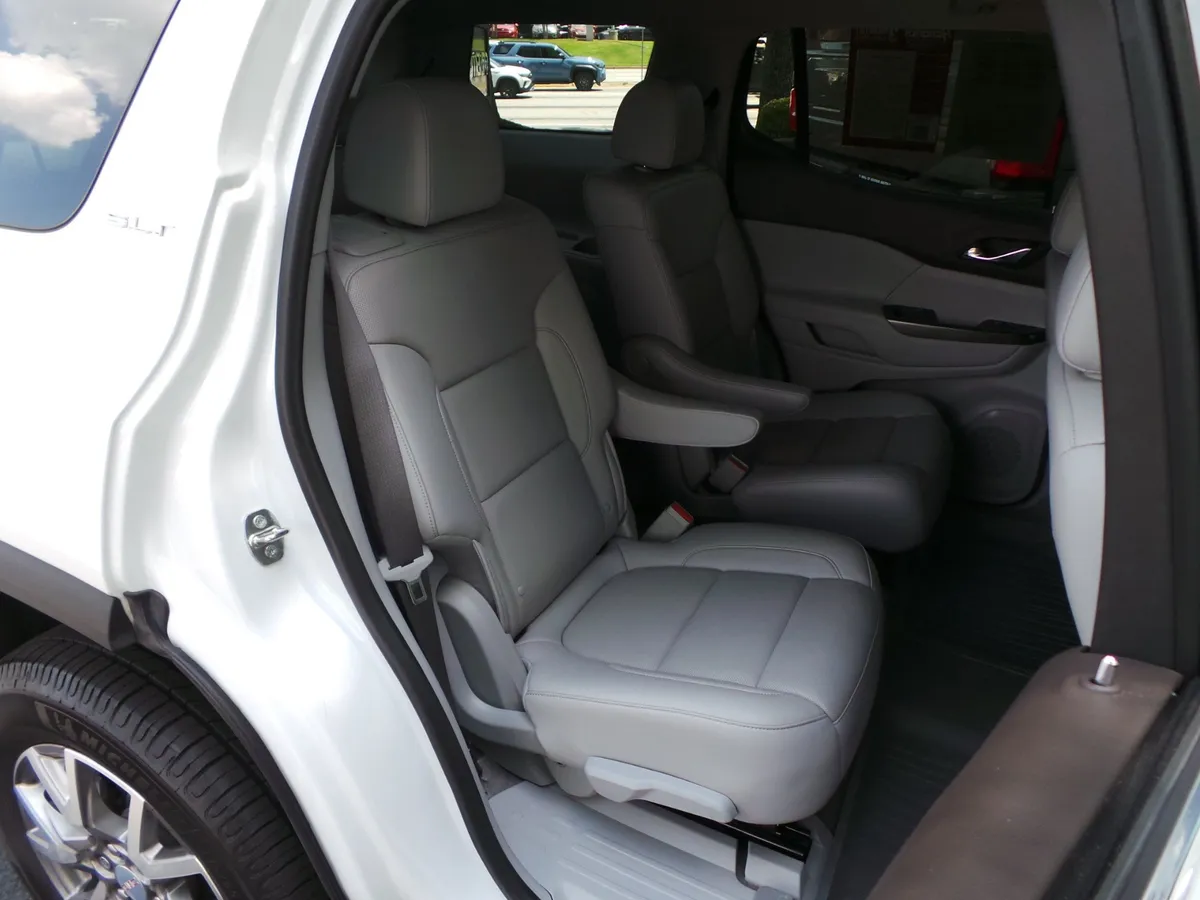 2022 GMC Acadia SLT thumbnail 39