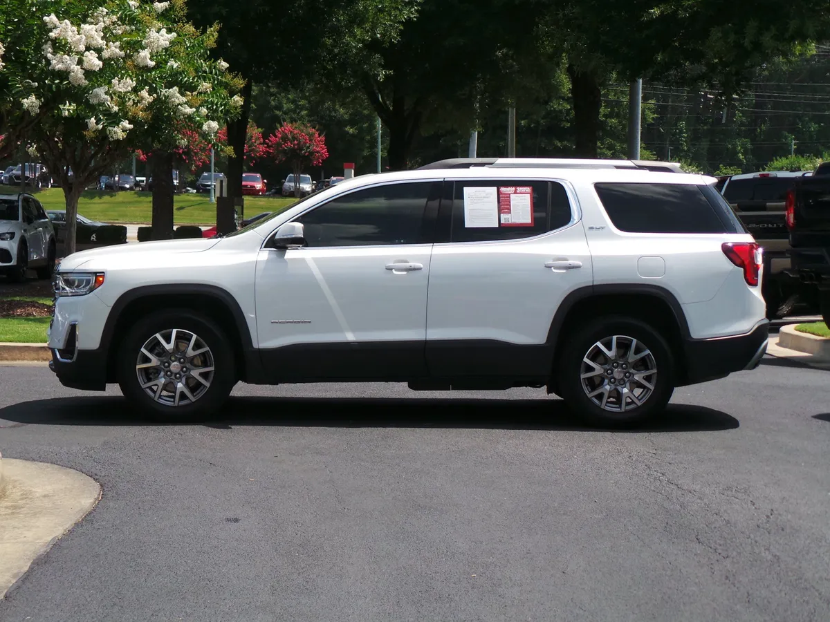 2022 GMC Acadia SLT thumbnail 4