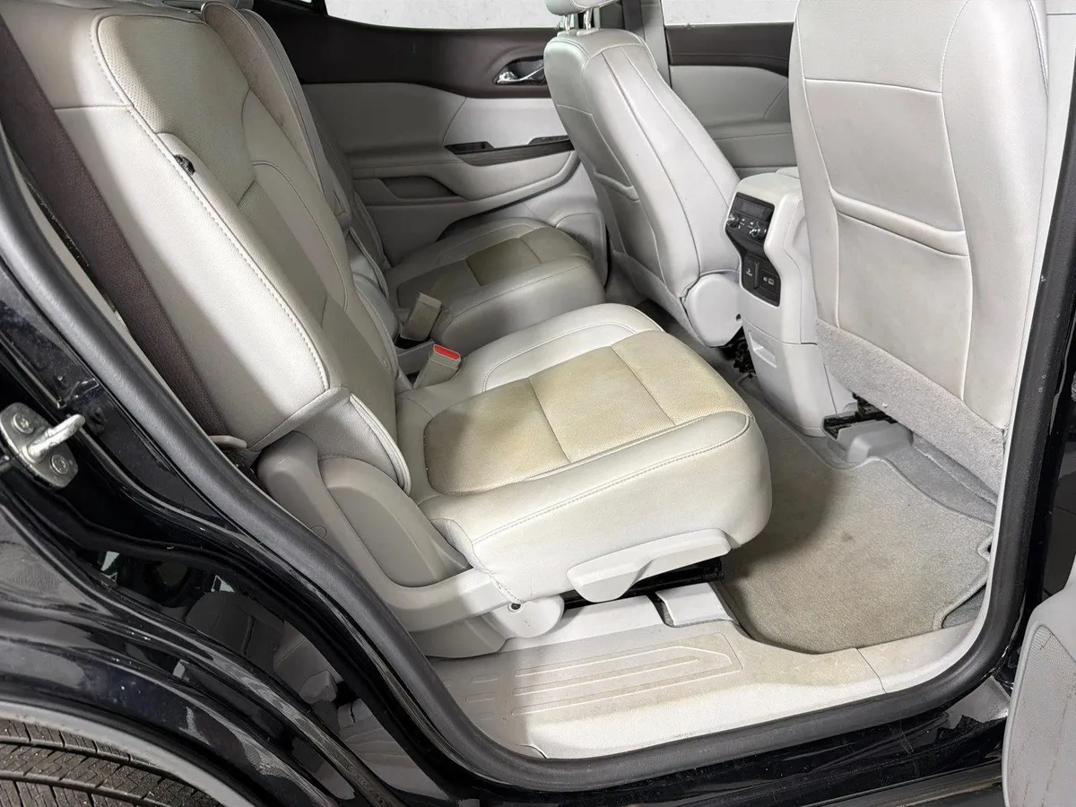 2022 GMC Acadia SLT thumbnail 17