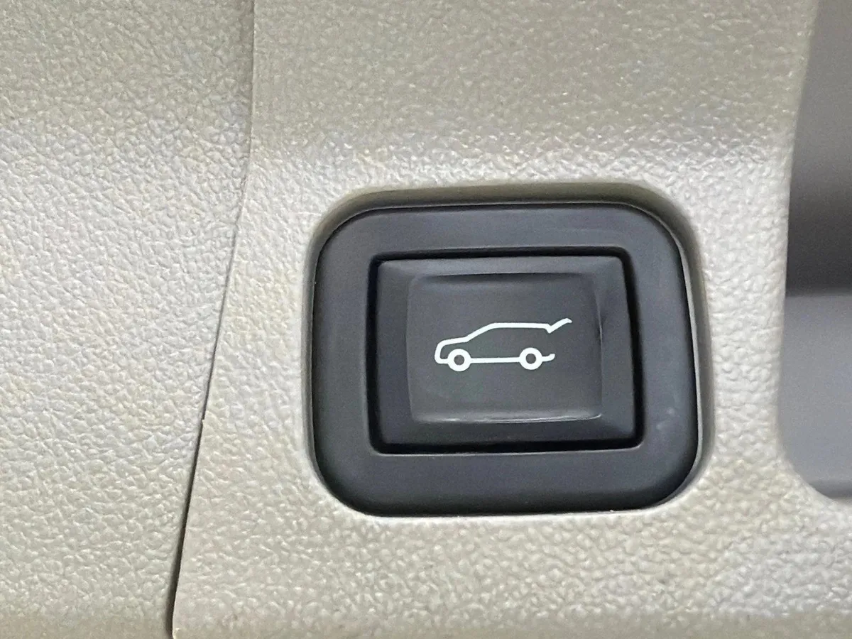 2022 GMC Acadia SLT thumbnail 21