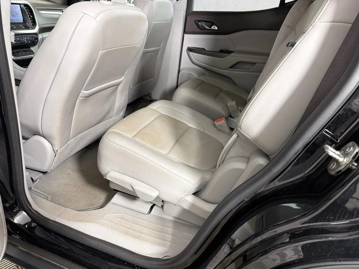2022 GMC Acadia SLT thumbnail 23
