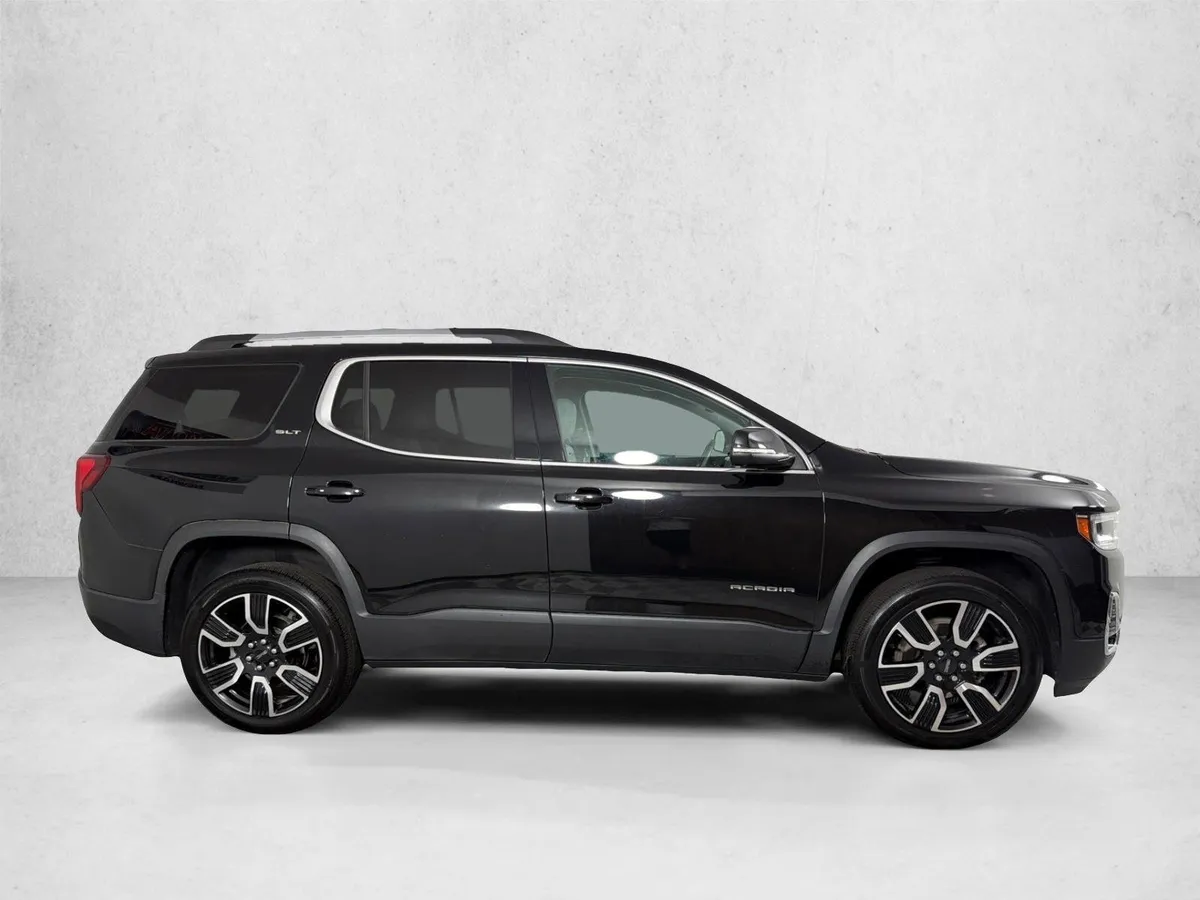2022 GMC Acadia SLT thumbnail 4