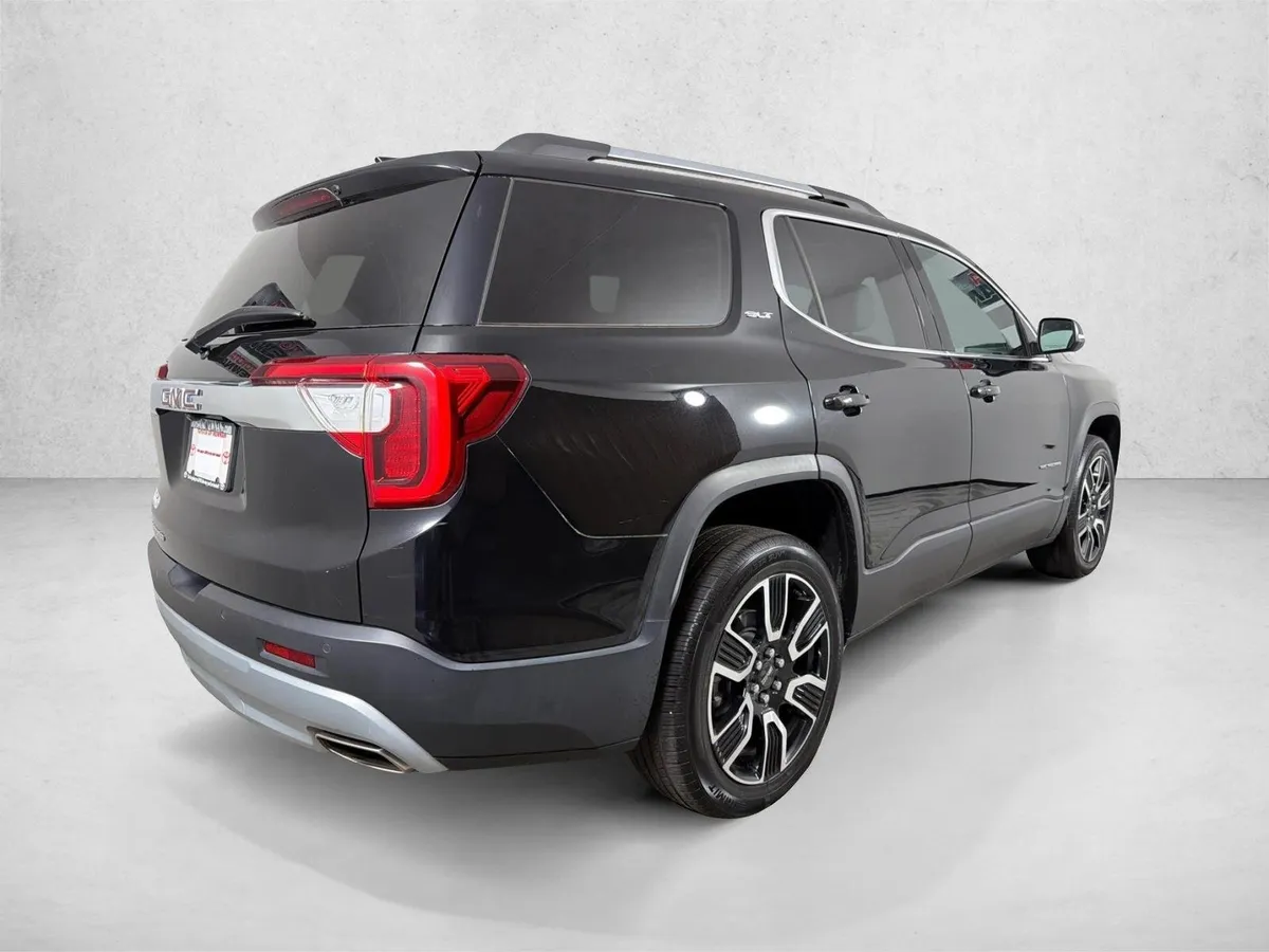 2022 GMC Acadia SLT thumbnail 5