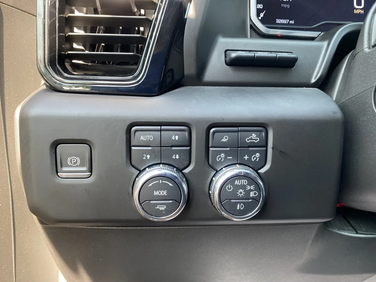 2022 GMC Sierra 1500 AT4 thumbnail 18