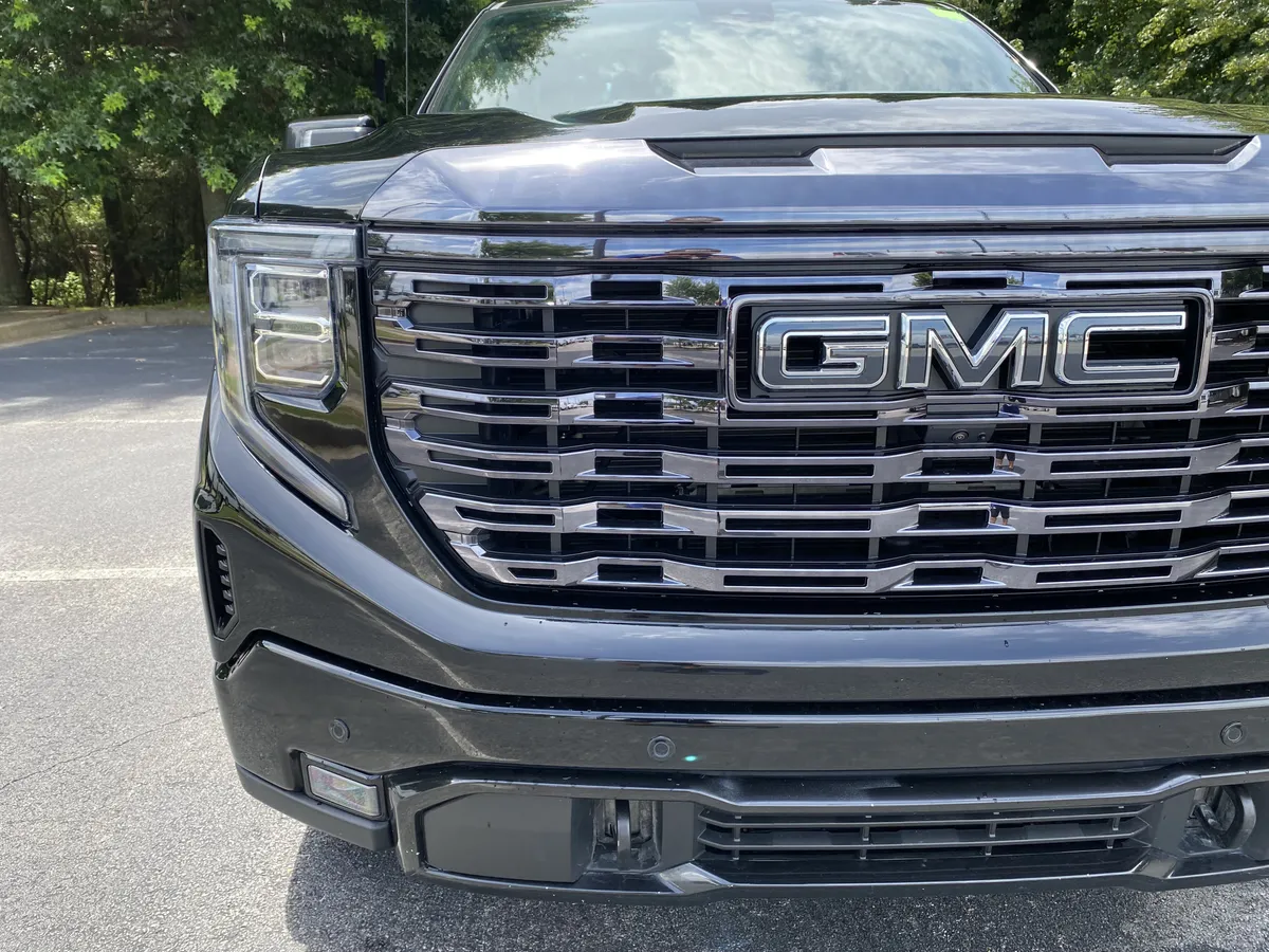 2022 GMC Sierra 1500 Denali Ultimate thumbnail 14
