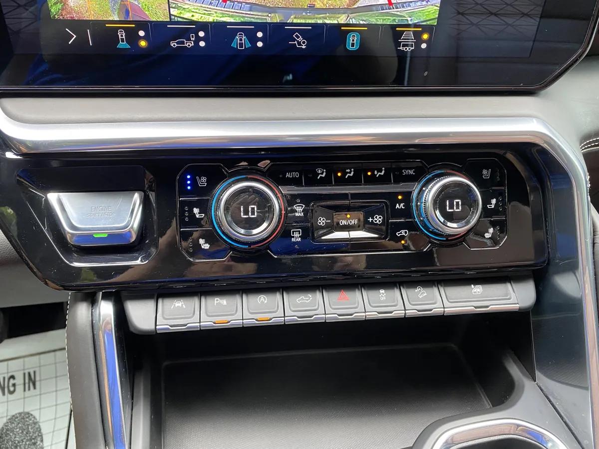 2022 GMC Sierra 1500 Denali Ultimate thumbnail 29