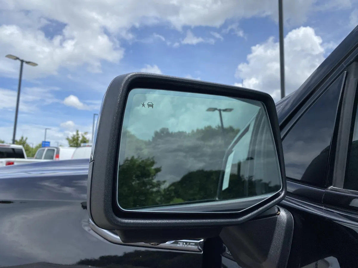 2022 GMC Sierra 1500 Denali Ultimate thumbnail 44