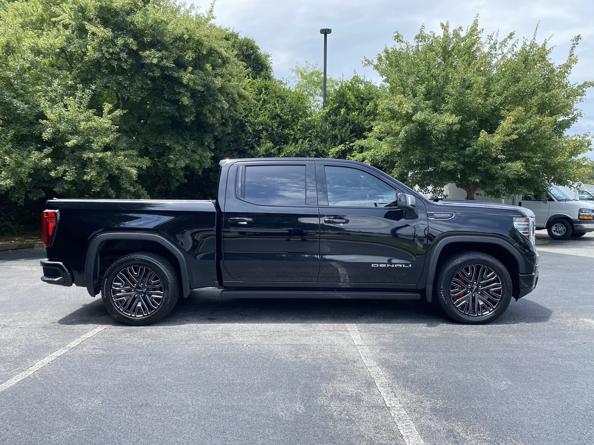 2022 GMC Sierra 1500 Denali Ultimate thumbnail 9