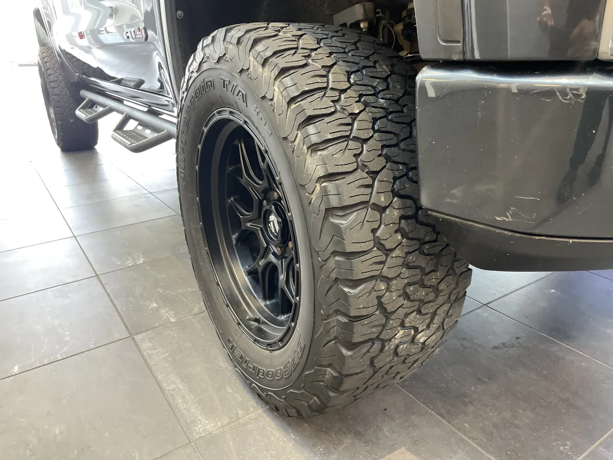 2022 GMC Sierra 1500 Limited AT4 thumbnail 12