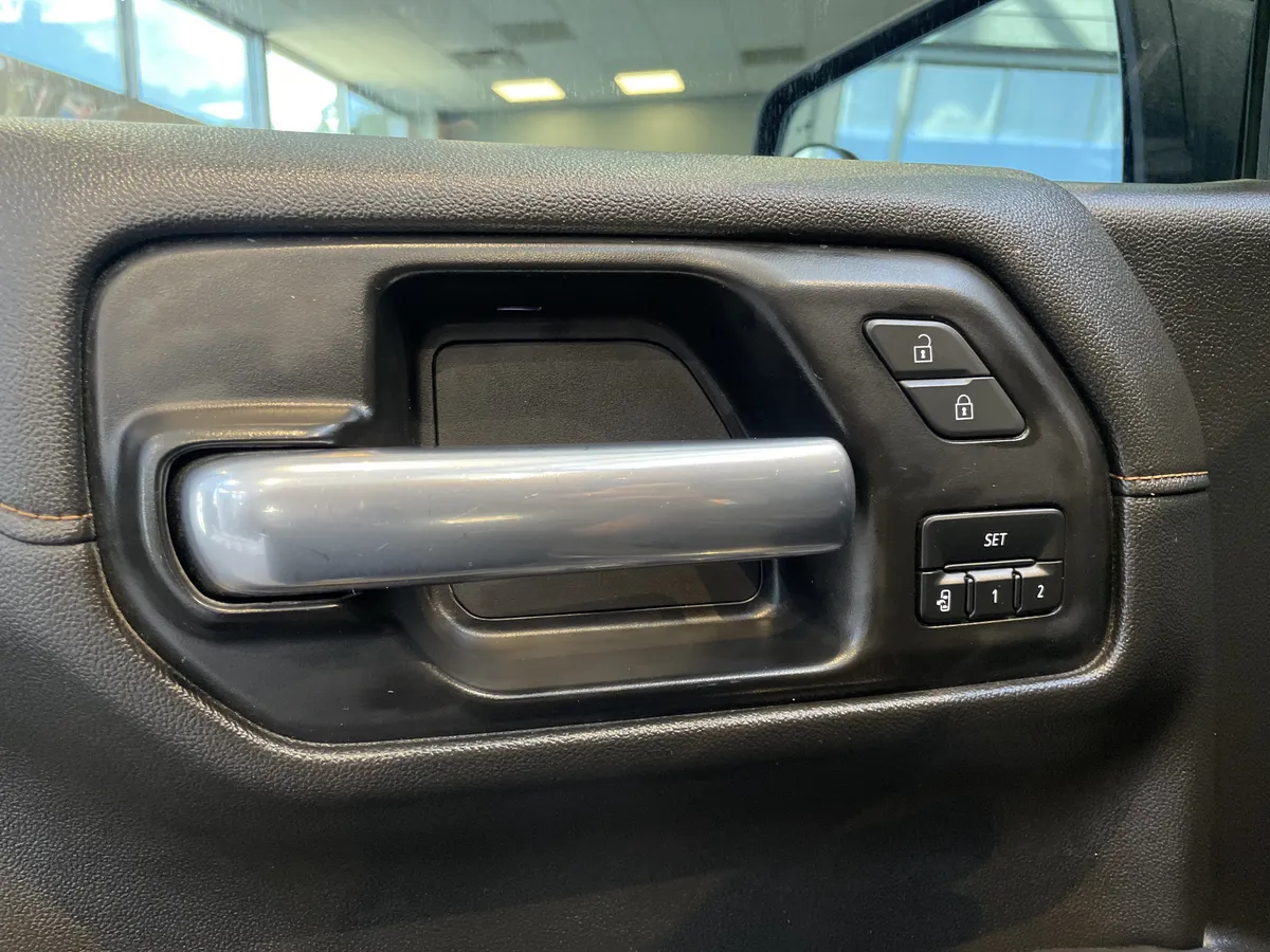 2022 GMC Sierra 1500 Limited AT4 thumbnail 14