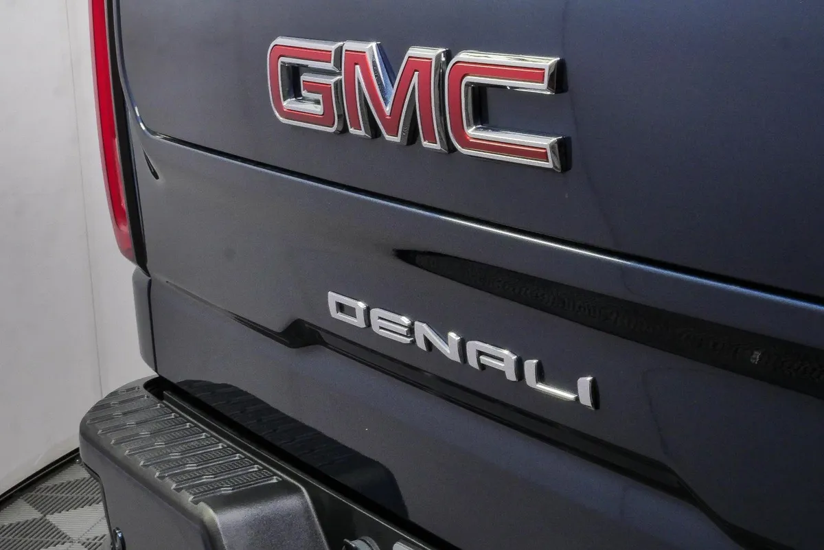 2022 GMC Sierra 1500 Limited Denali thumbnail 35