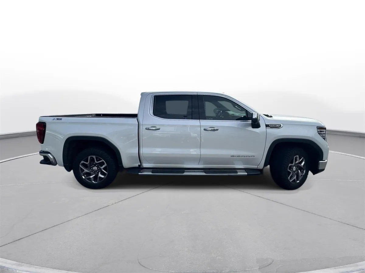 2022 GMC Sierra 1500 SLT thumbnail 5