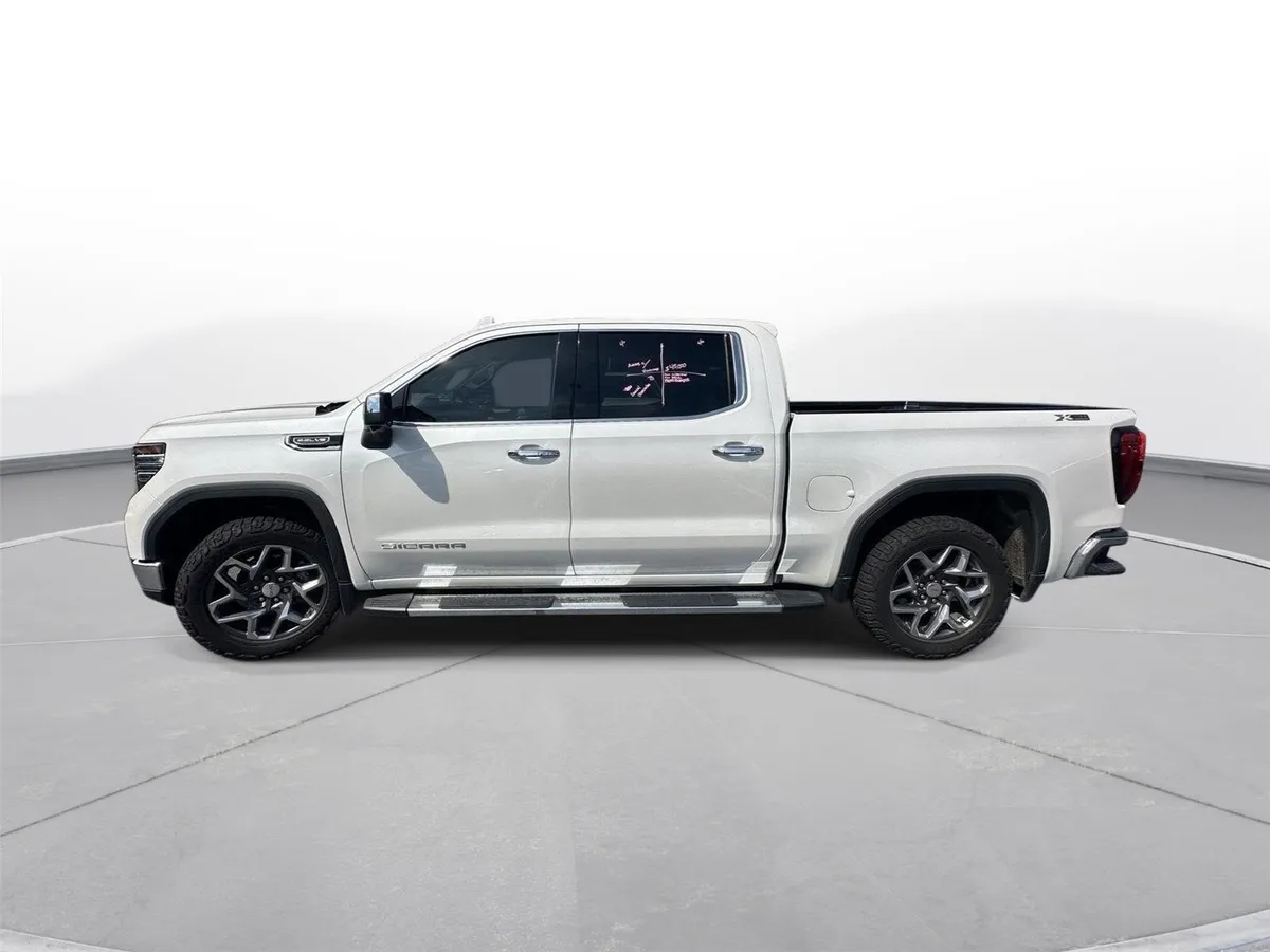 2022 GMC Sierra 1500 SLT thumbnail 9