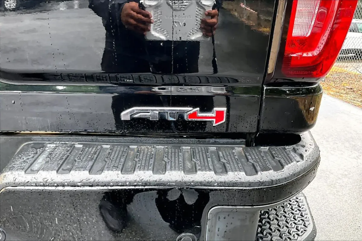 2022 GMC Sierra 2500HD AT4 thumbnail 9