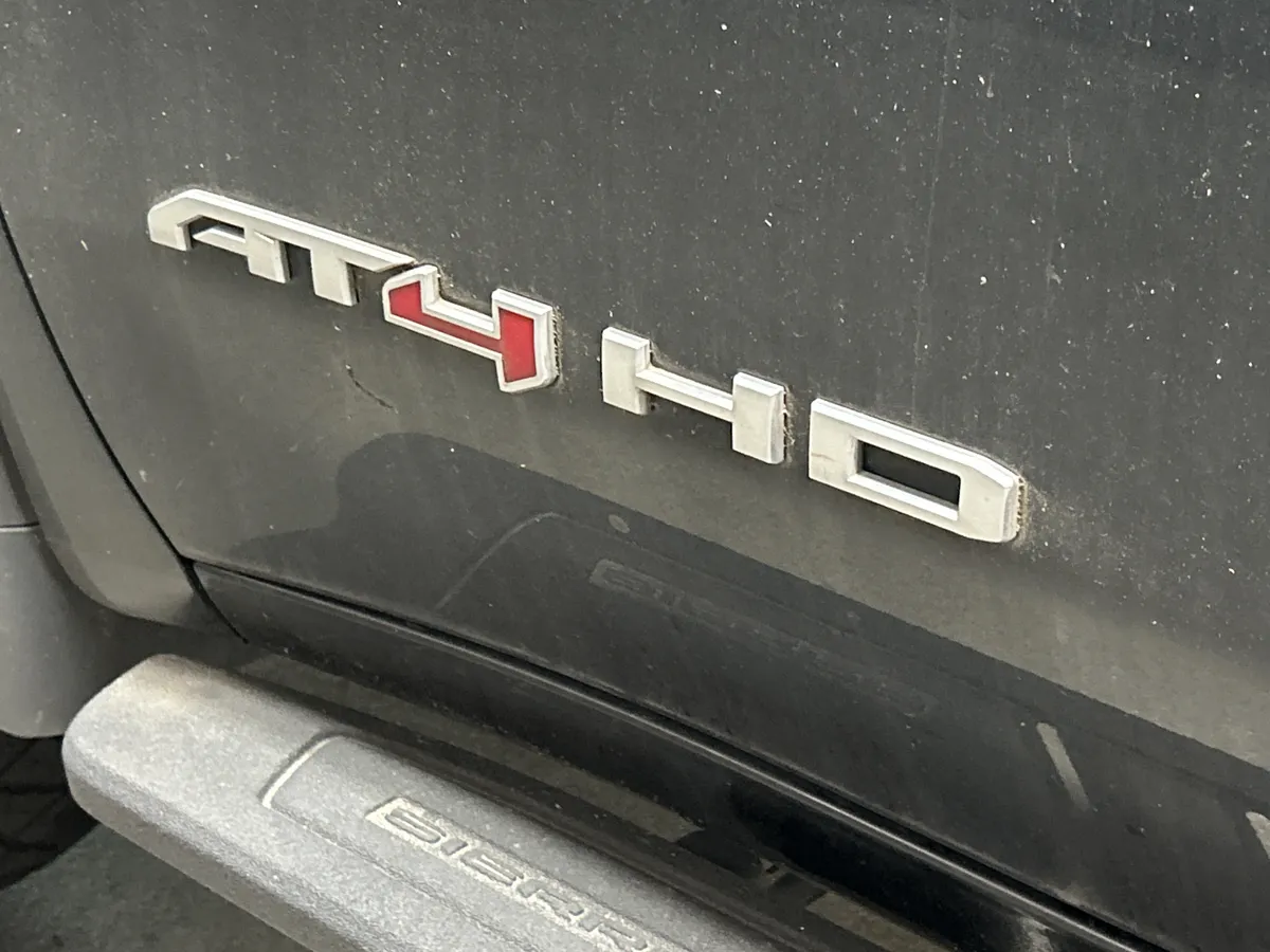 2022 GMC Sierra 2500HD AT4 thumbnail 10