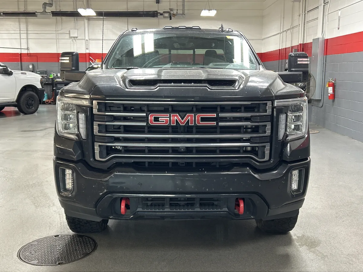 2022 GMC Sierra 2500HD AT4 thumbnail 3