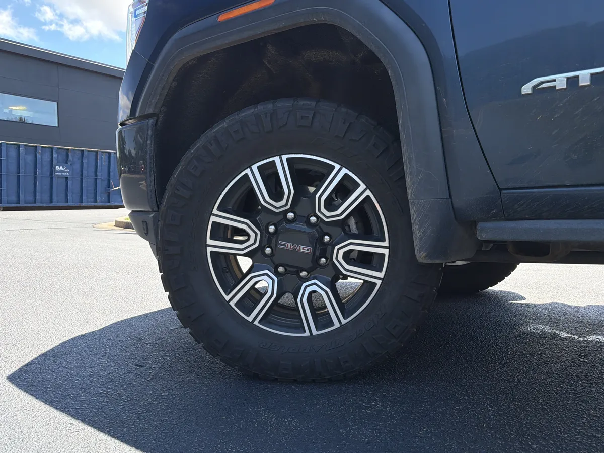 2022 GMC Sierra 2500HD AT4 thumbnail 15