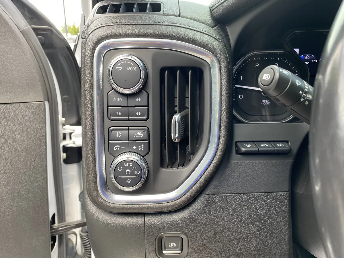 2022 GMC Sierra 2500HD Denali thumbnail 18