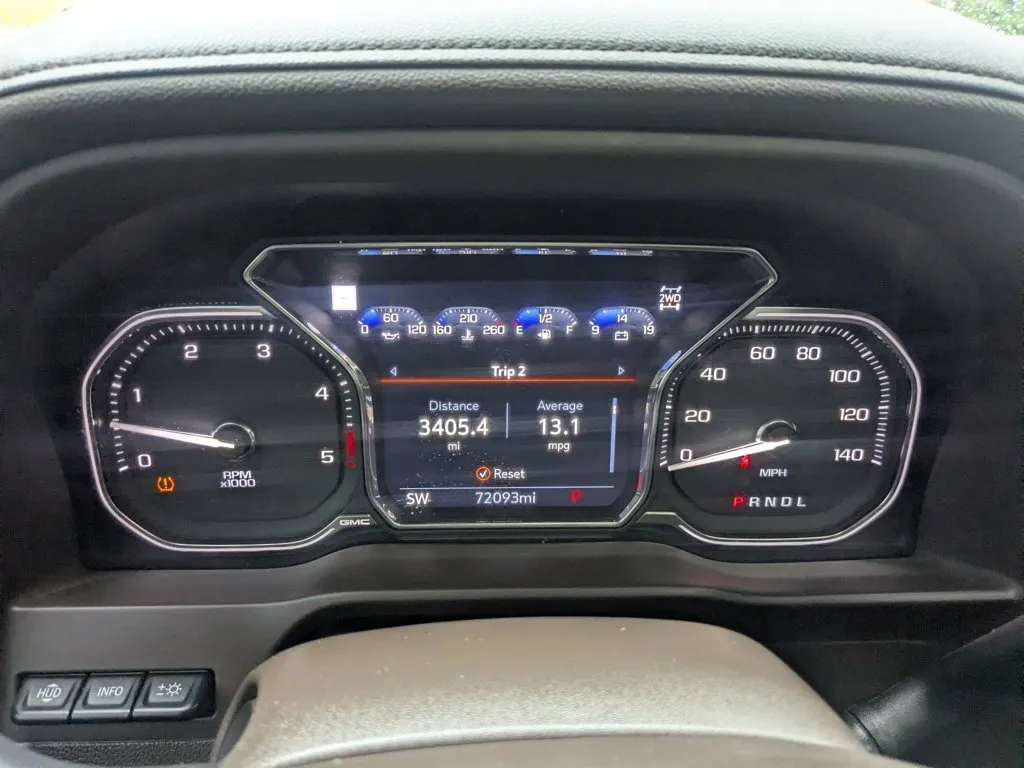 2022 GMC Sierra 3500HD Denali thumbnail 15