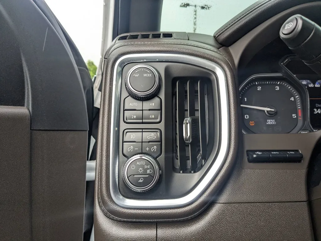 2022 GMC Sierra 3500HD Denali thumbnail 21