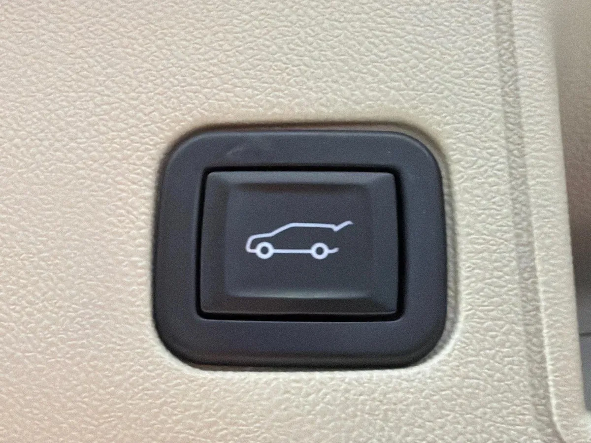 2022 GMC Terrain Denali thumbnail 21