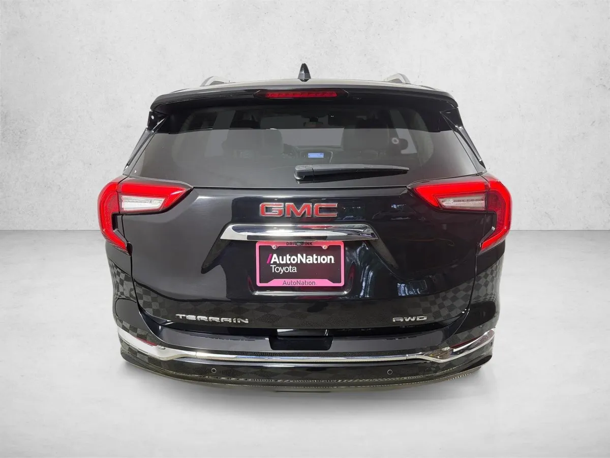 2022 GMC Terrain Denali thumbnail 6
