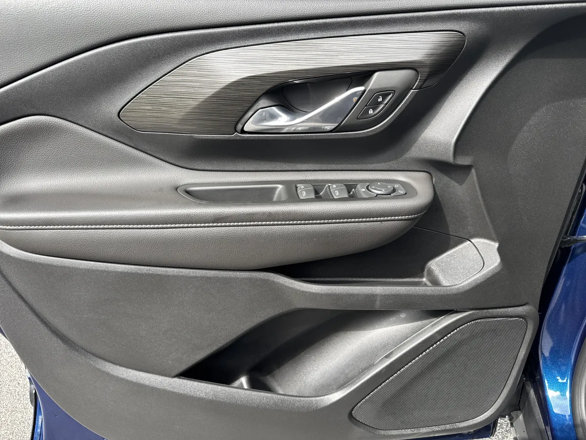2022 GMC Terrain SLE thumbnail 13