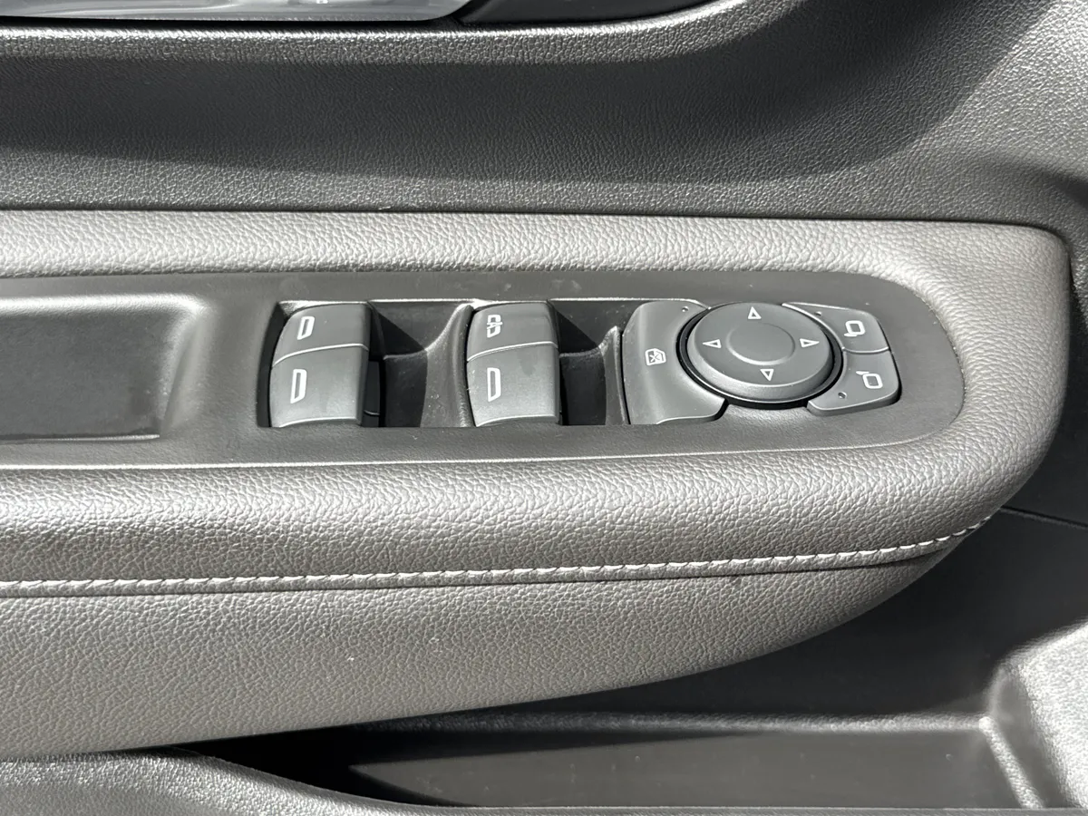 2022 GMC Terrain SLE thumbnail 14