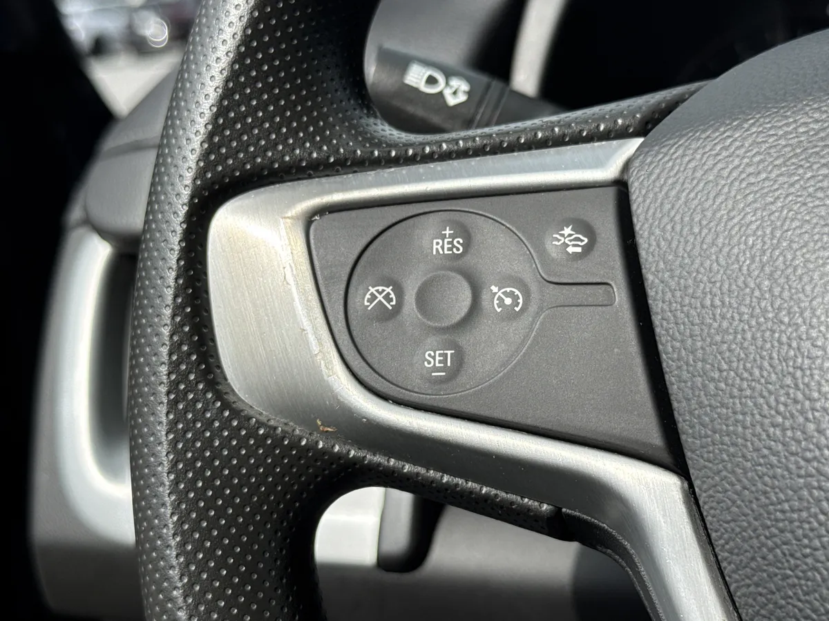 2022 GMC Terrain SLE thumbnail 18