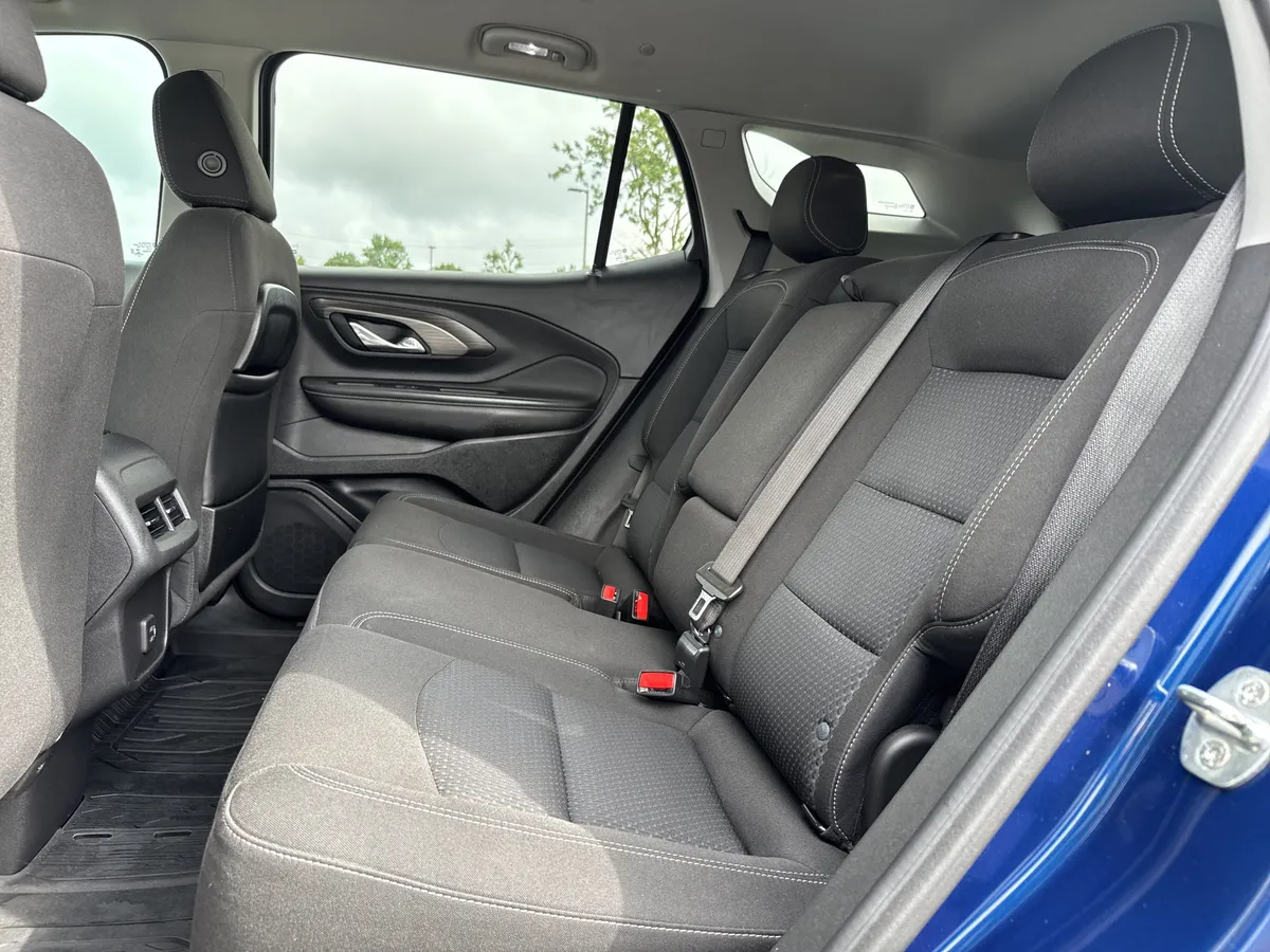 2022 GMC Terrain SLE thumbnail 27