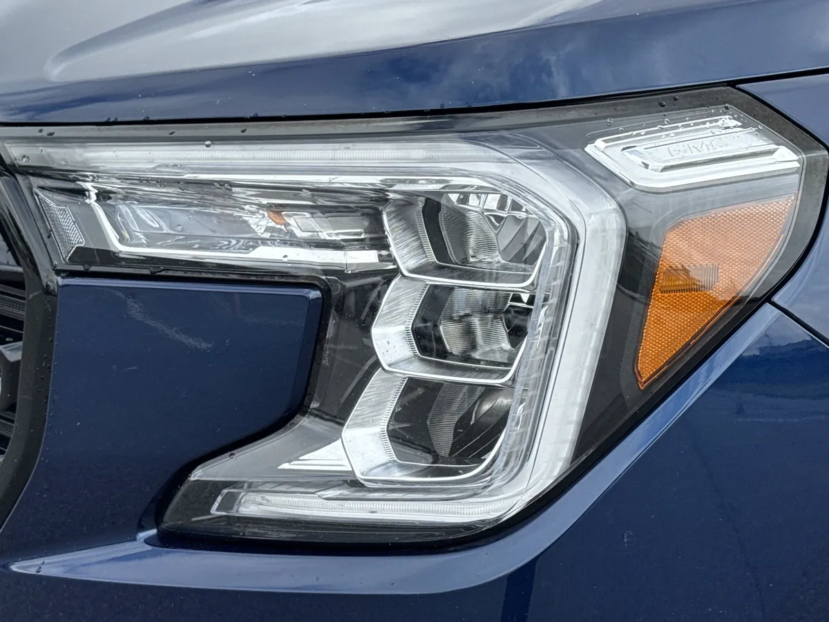 2022 GMC Terrain SLE thumbnail 5