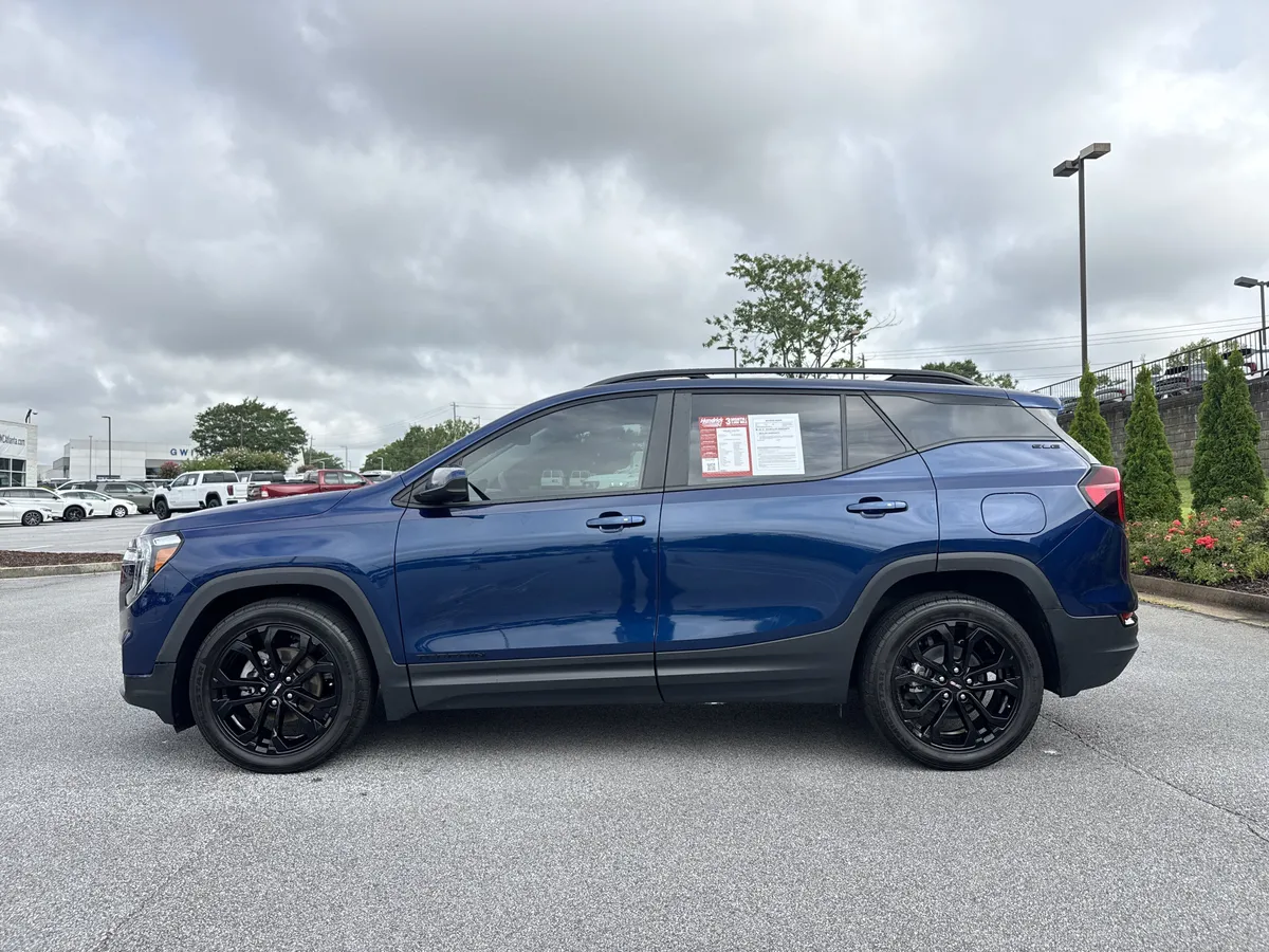 2022 GMC Terrain SLE thumbnail 6